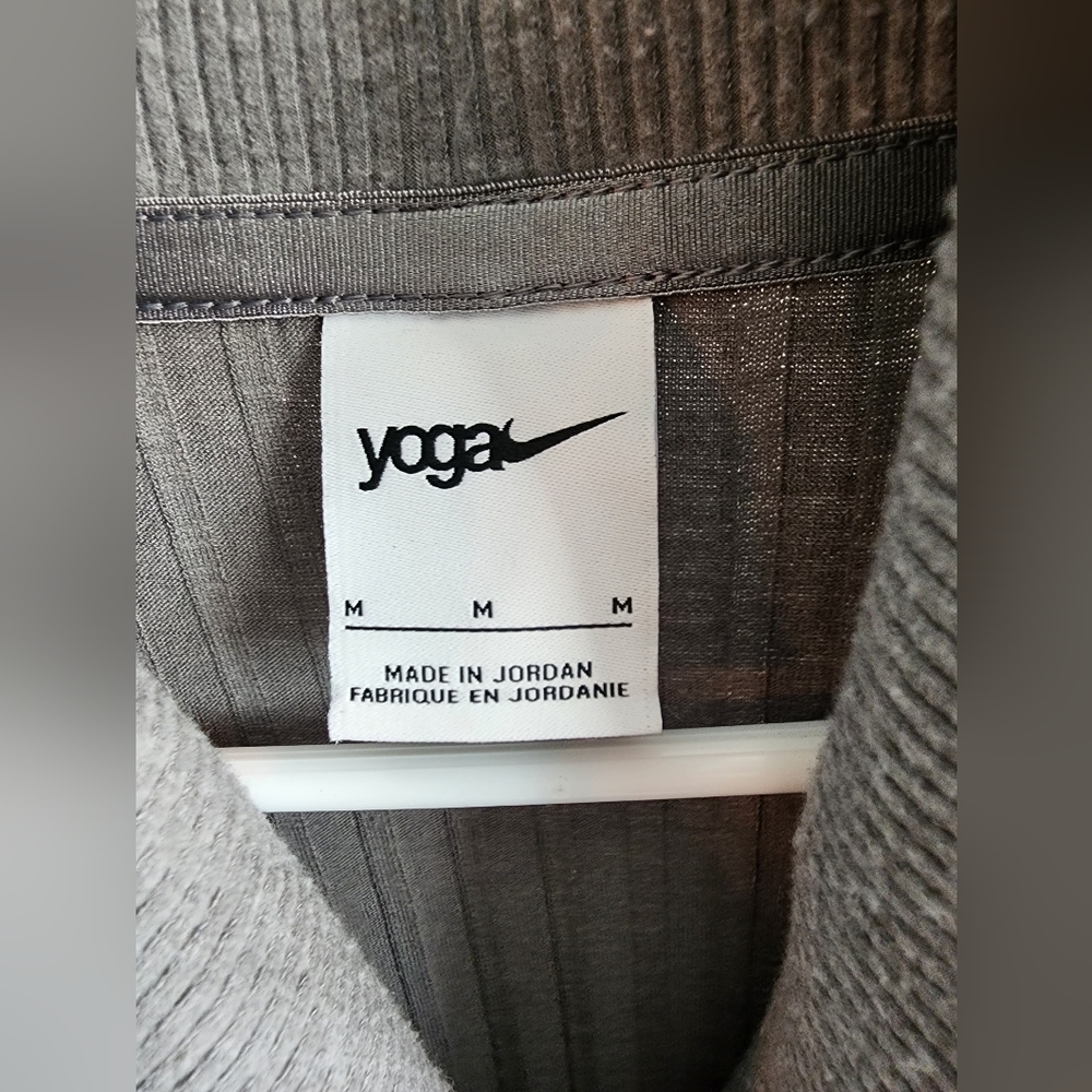 Nike Yoga Gray Ribbed Long Sleeve Shawl Collar Top SZ Medium - Picture 6 of 8